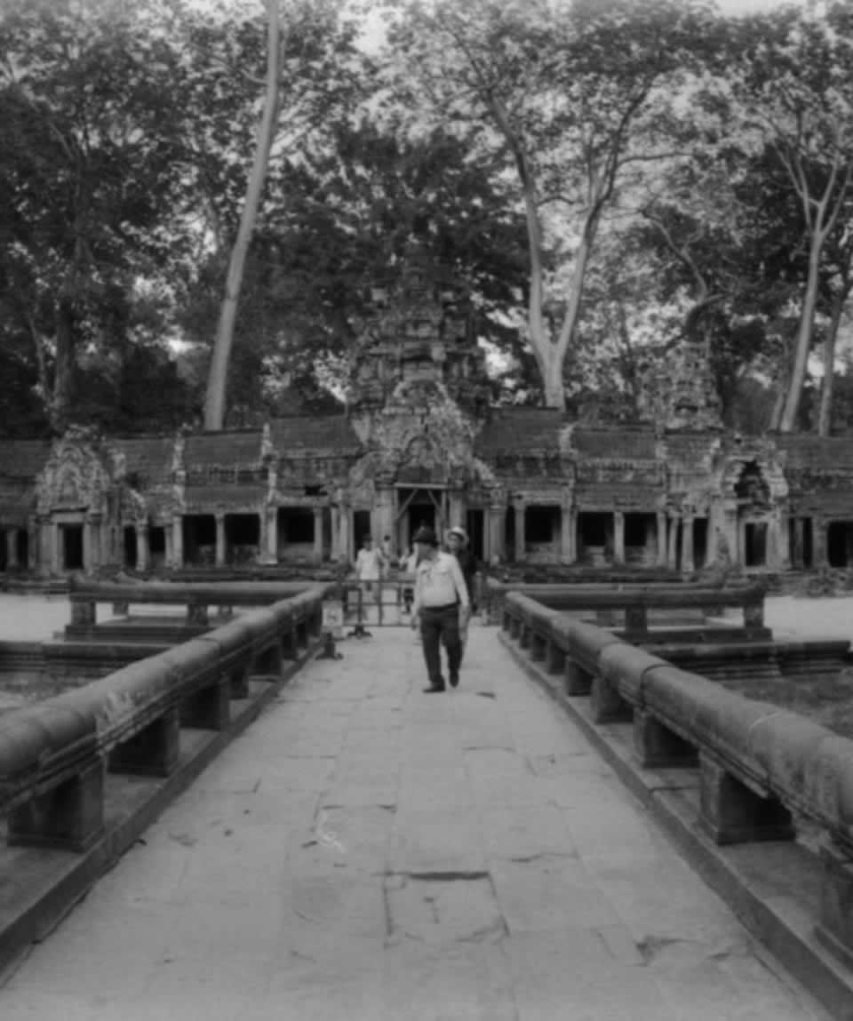 uschinatrip-cambodia-black